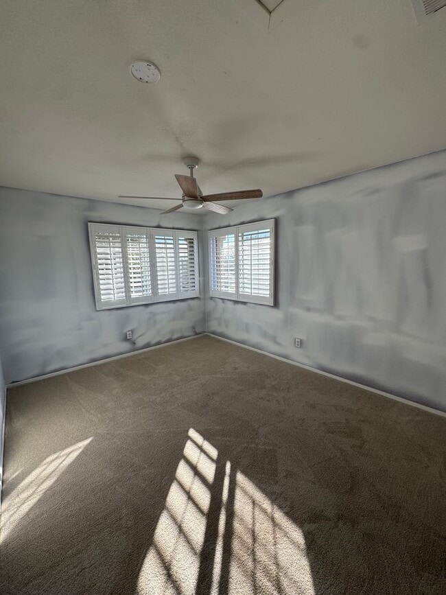 Building Photo - 4 Bed 3 Bath in Desirable Santa Maria Neighborhood