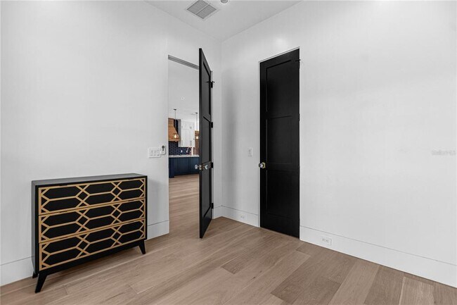 Building Photo - 1814 Barker Dr