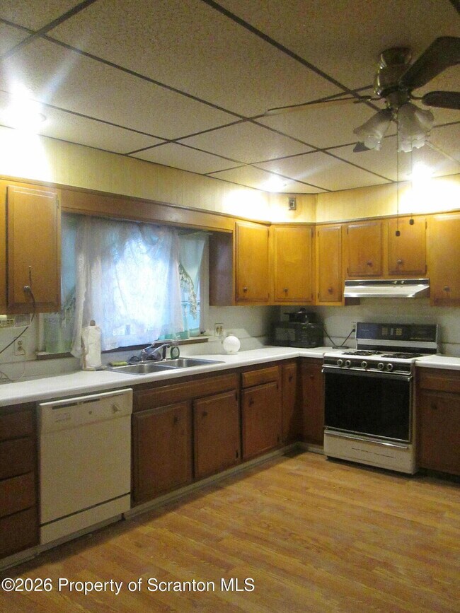 Building Photo - 811 Cedar Ave