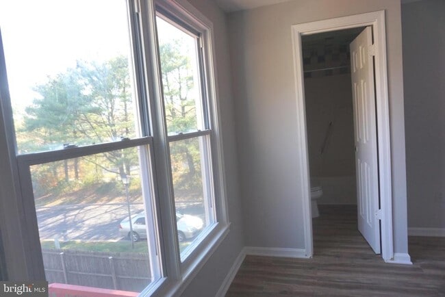 Building Photo - 19 Shady Spring Pl