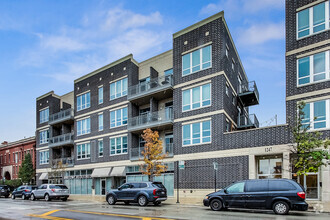 Building Photo - 1247 W Madison St