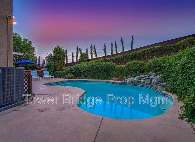Building Photo - 1518 Southridge Ct