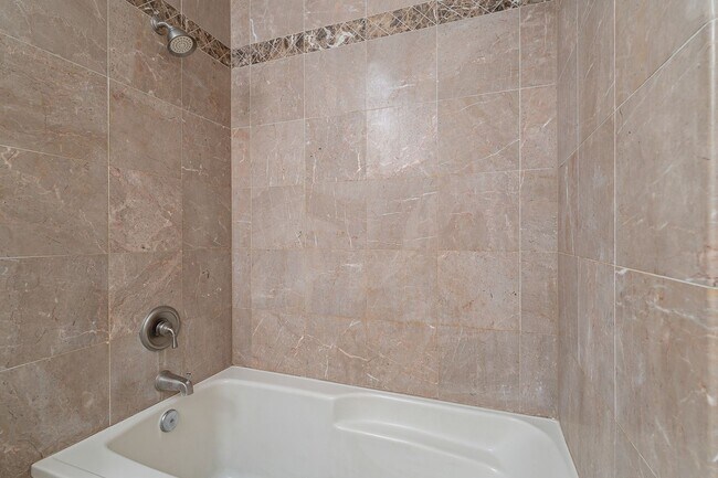 Building Photo - 110 S Placita Colonia Solana