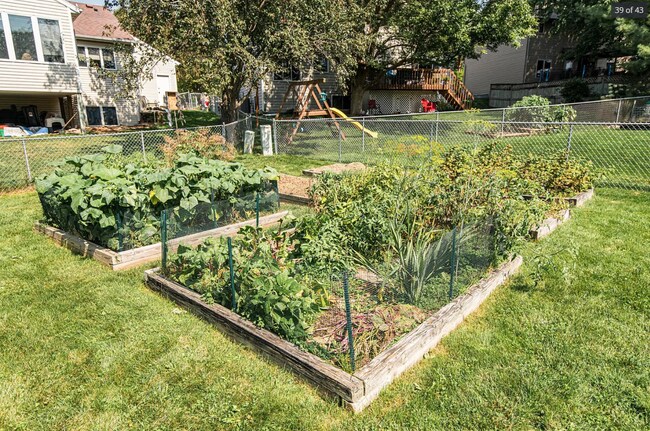 Building Photo - 4235 Stoneham Ln NW