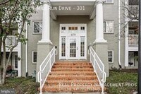 Building Photo - 4179 S Four Mile Run Dr