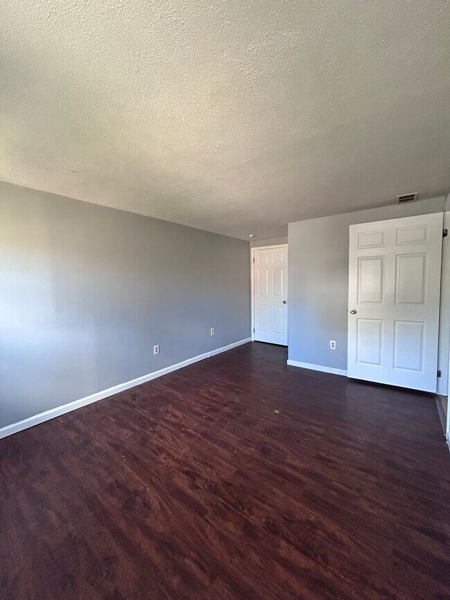 Building Photo - ter1220