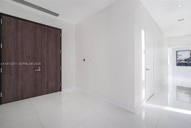 Building Photo - 88 SW 7th St