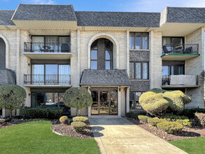 Building Photo - 10702 Keating Ave