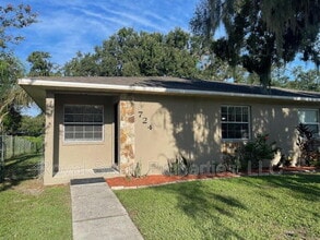 Building Photo - 724 Zella Ln