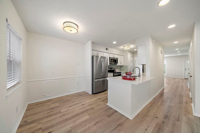 Building Photo - 1227 Country Pl Dr