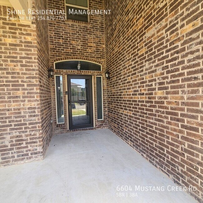 Building Photo - 6604 Mustang Creek Rd