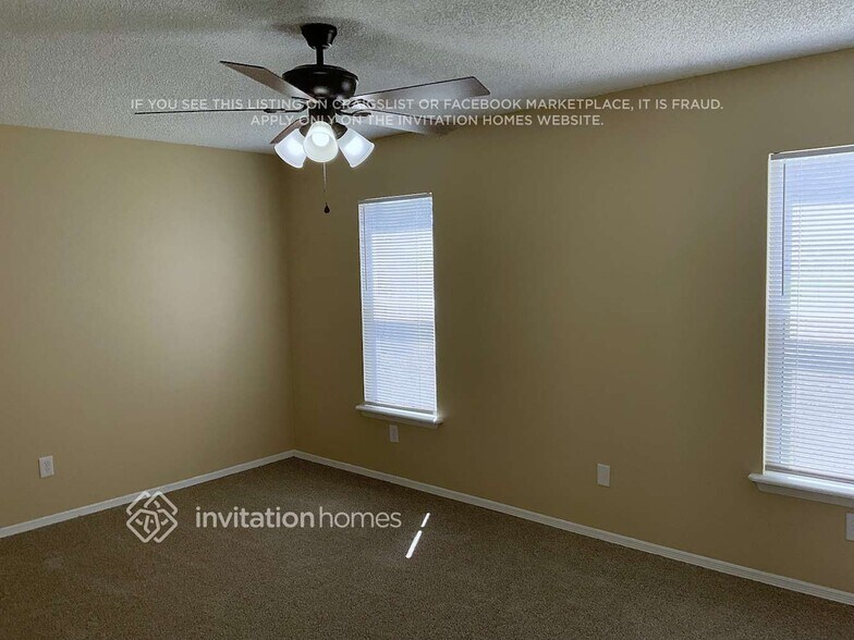 Building Photo - 1465 3rd Ave