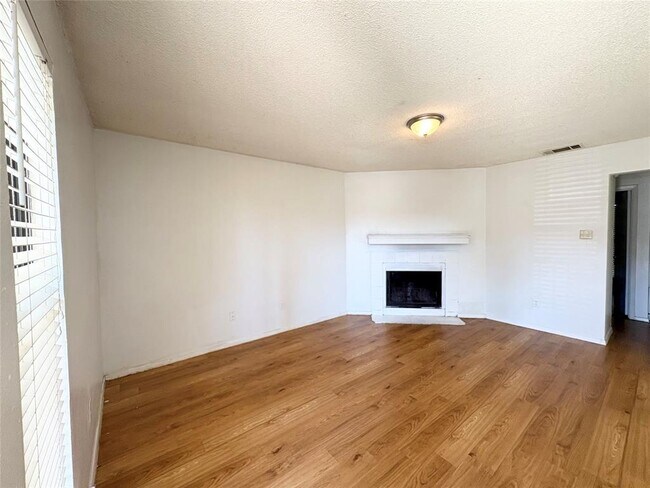 Building Photo - 10616 Mellow Meadow Dr
