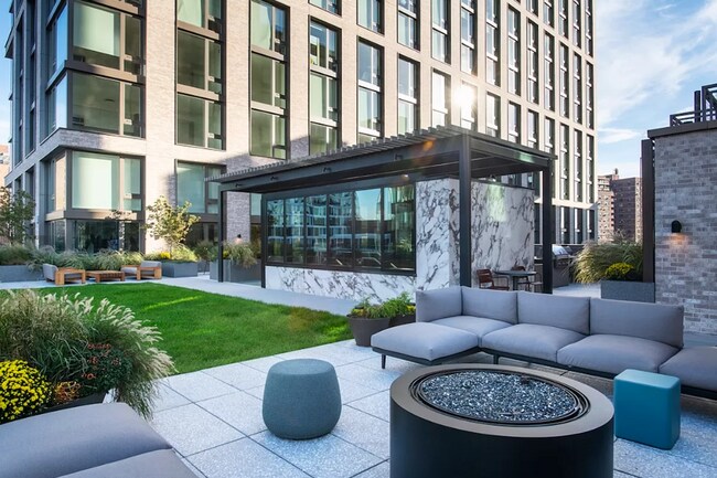 Building Photo - 50 Orchard St