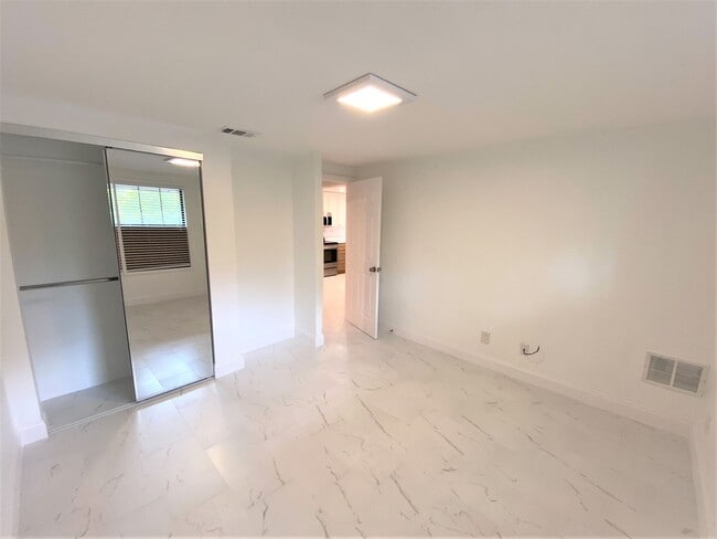 Building Photo - ** TREETOPS OF NAPLES ** 1 BED / 1 BATH - CONDO - SOUTH NAPLES - ANNUAL RENTAL