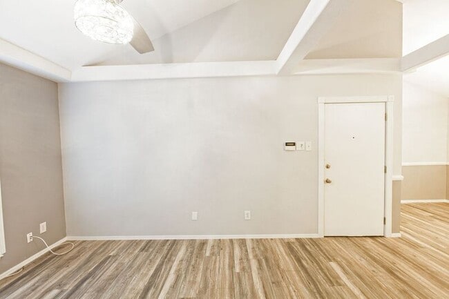 Building Photo - 10590 High Hollows Dr