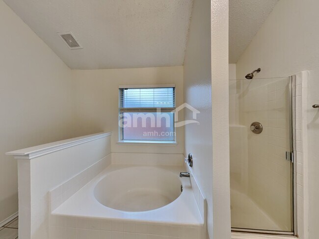 Building Photo - 1041 McKavett Dr