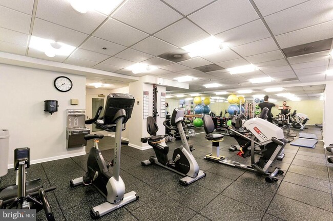 Building Photo - Move In Ready!