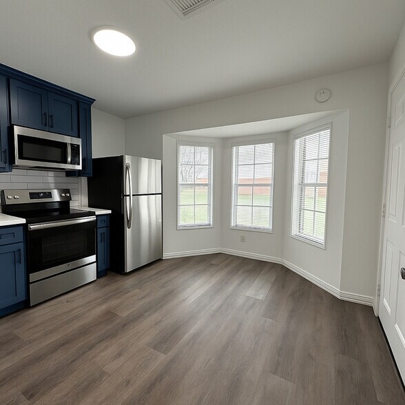 Building Photo - 2101 State Hwy 3