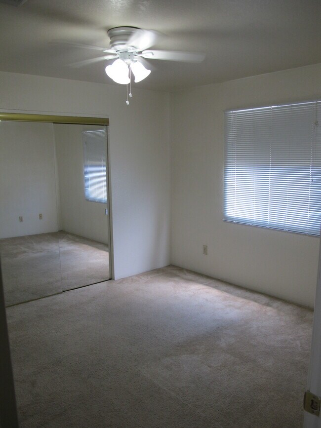 Building Photo - 1620 N Fremont Ave