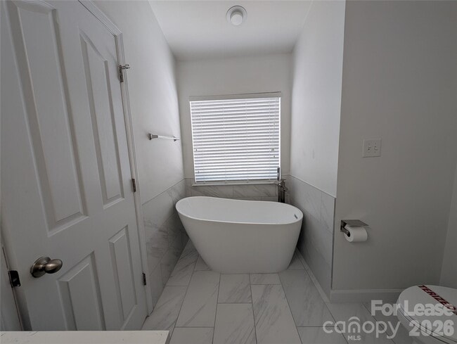 Building Photo - 5133 Prosperity Church Rd