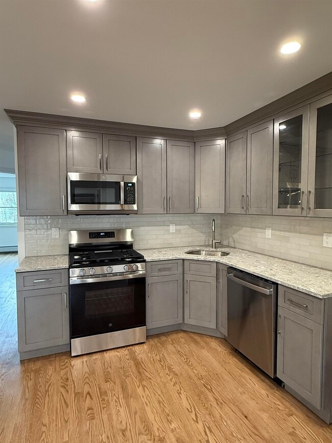 Building Photo - 31 Alan Terrace