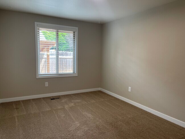 Building Photo - 4579 N Wisteria Pl