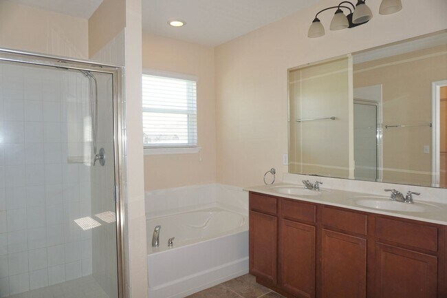 Building Photo - Corner Lot - Central Pointe (SW Winter Haven)
