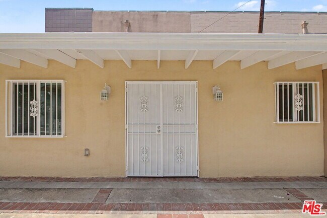 Building Photo - 2153 Glendon Ave