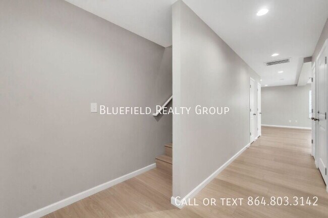Building Photo - 253 Woodruff St