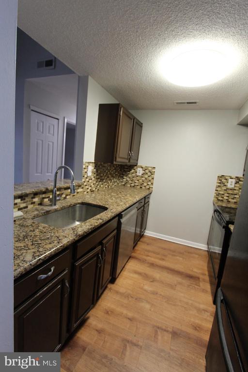 Building Photo - 2202 Aspen Dr