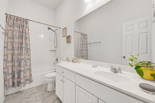 Building Photo - 13405 Emerald Mallard Dr