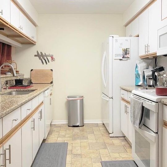 Building Photo - 1359 Heatherwood Ln