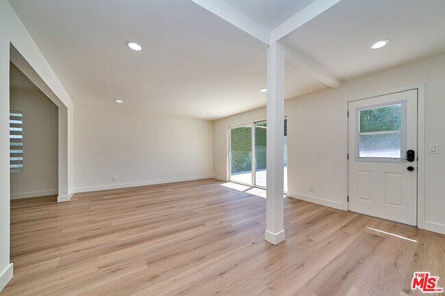 Building Photo - 347 S Highland Ave