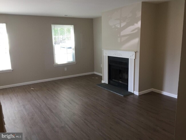 Building Photo - 1402 Huntingdon Mews