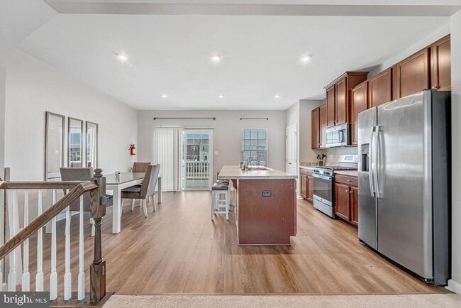 Building Photo - 205 Dalton Dr