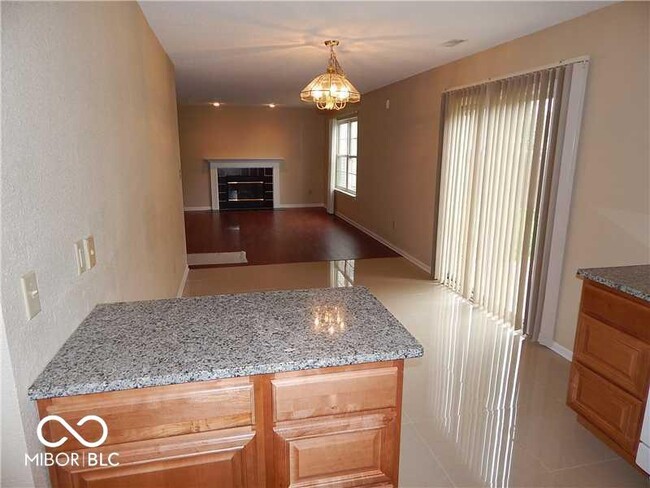 Building Photo - 10477 Blue Springs Ln