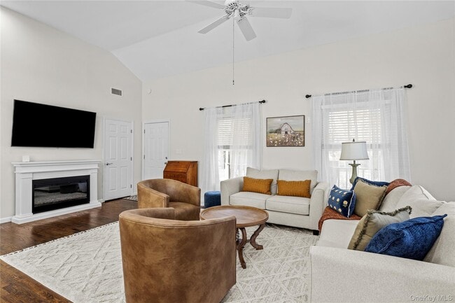 Building Photo - 52 Summit Dr