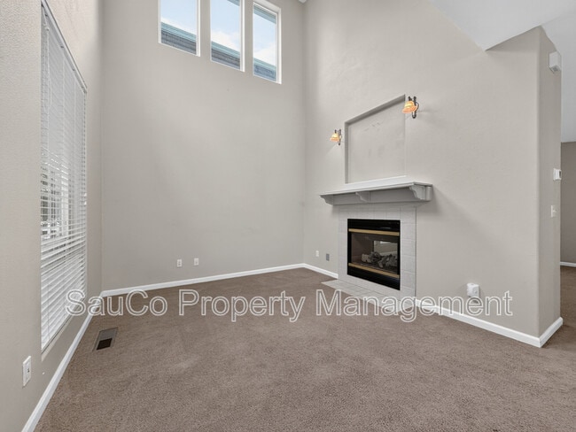 Building Photo - 5605 NE Caddis Dr