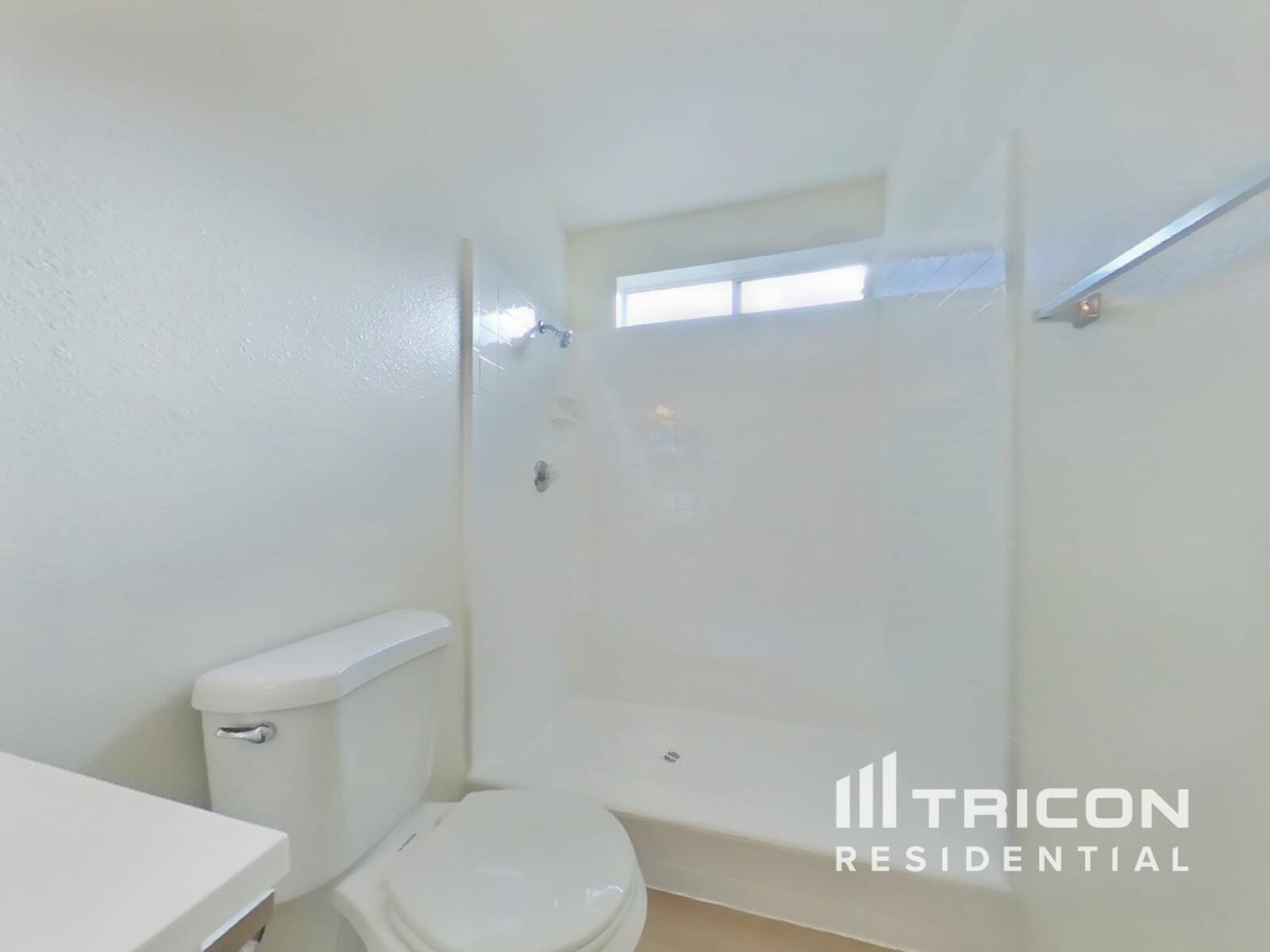 Building Photo - 955 W Santa Cruz Dr