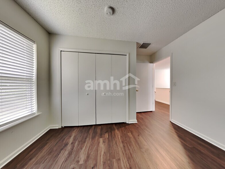 Building Photo - 9645 Morgan Creek Dr