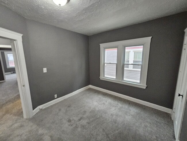 Building Photo - 440 E 115th St