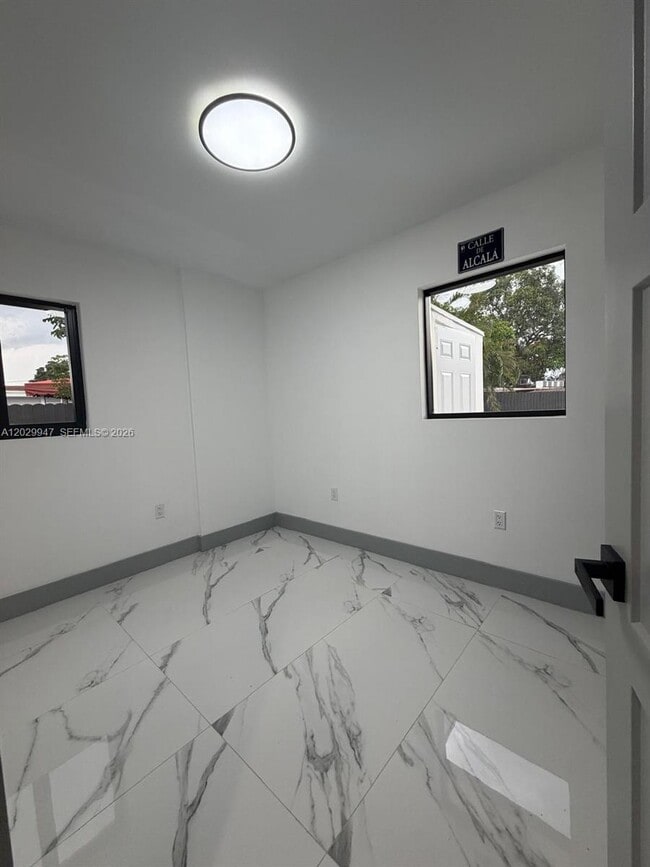 Building Photo - 5350 NW 174th Dr