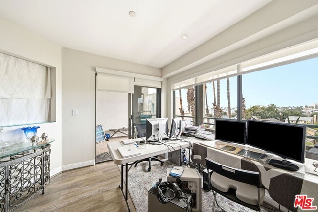 Building Photo - 122 Ocean Park Blvd