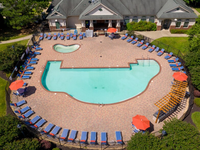 Cavalier Crossing 100 Wahoo Way Charlottesville VA 22903 Apartment