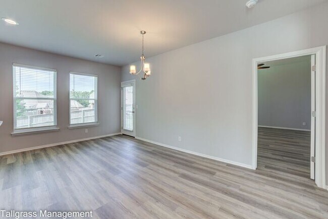Building Photo - Gorgeous 4/2.5/2 on a corner lot!