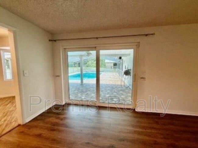 Building Photo - 1770 Braxton Bragg Ln