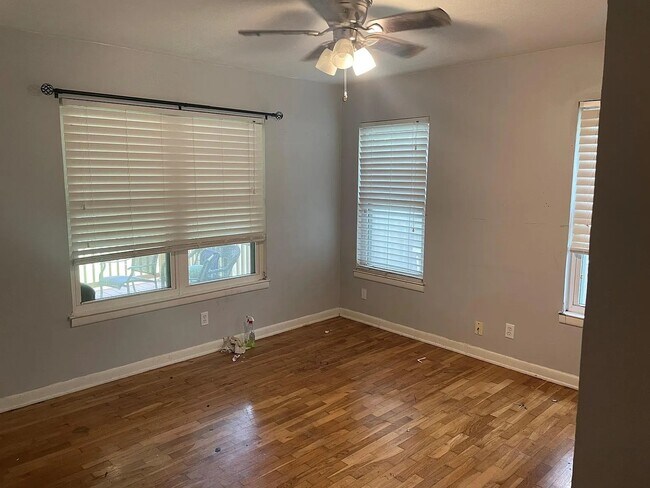 Bedroom 2 - 605 Dale Dr
