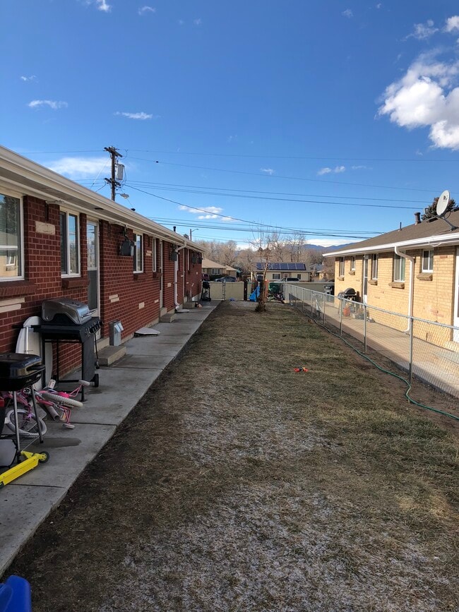 Building Photo - 3371 Sheridan Boulevard