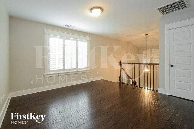 Building Photo - 1441 Valley Trace